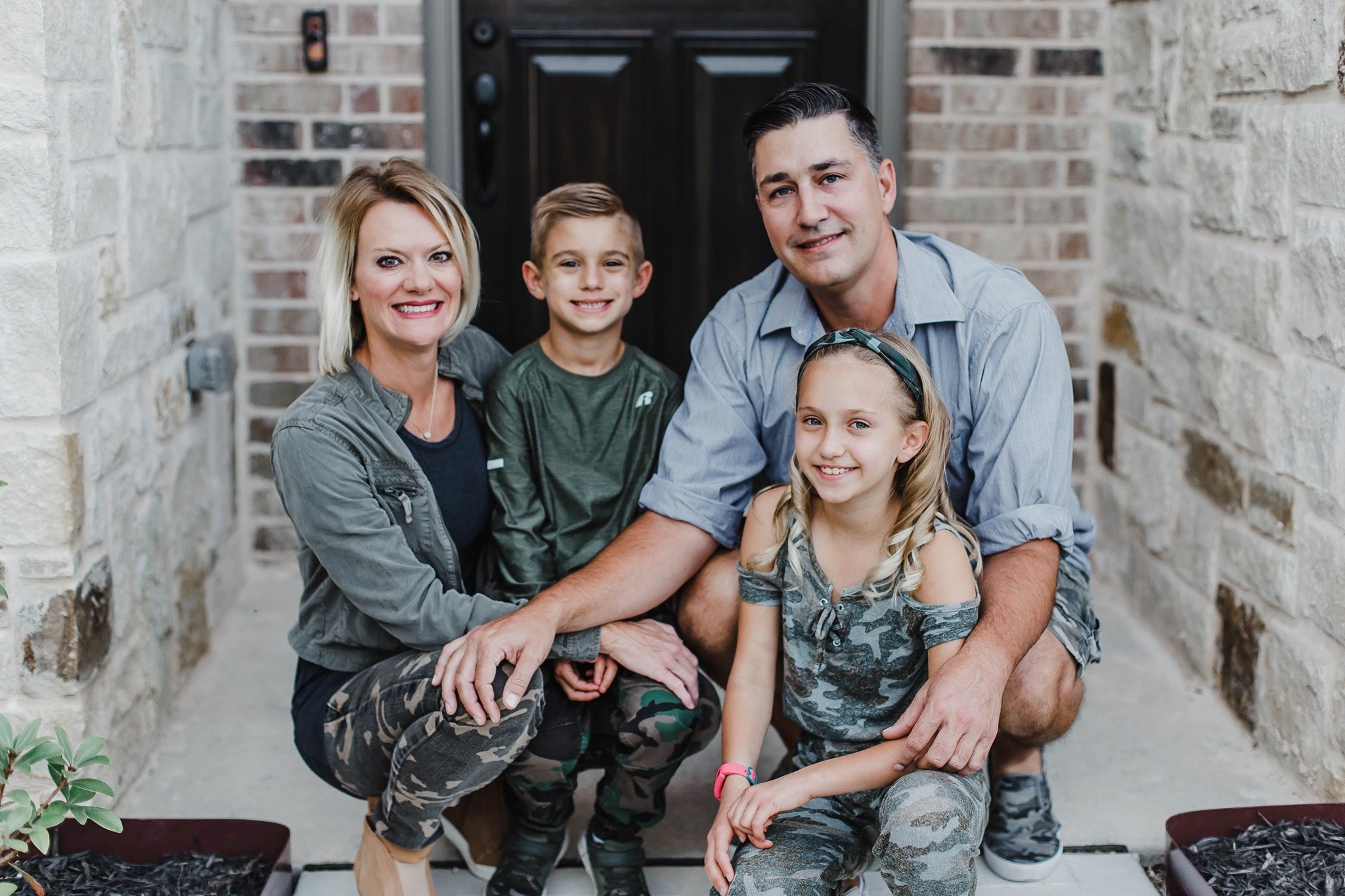 Headshot of Kris and Kelli Henthorn